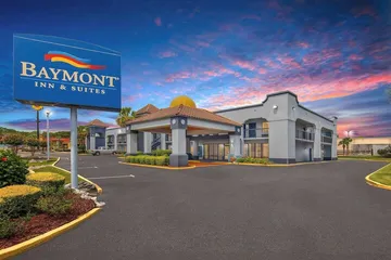 Baymont by Wyndham Mobile / Tillmans Corner
