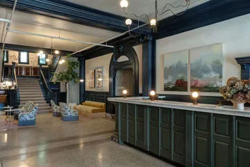 MarQueen Hotel