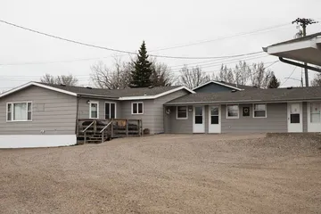 East Side Motel & Cabins
