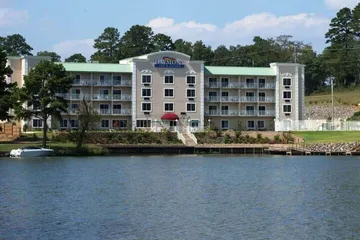 Baymont by Wyndham Hot Springs on the Lake