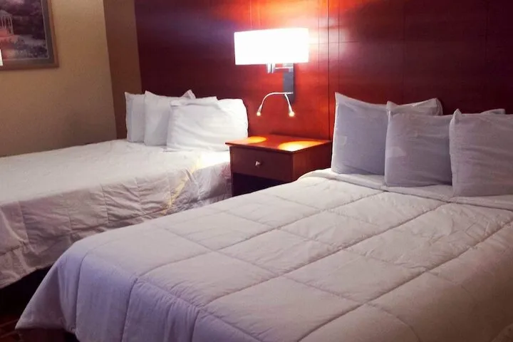 Room 4 of 25