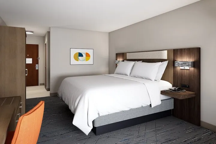 Room 5 of 118