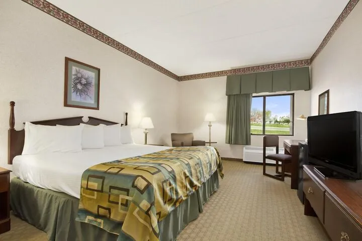 Room 4 of 26