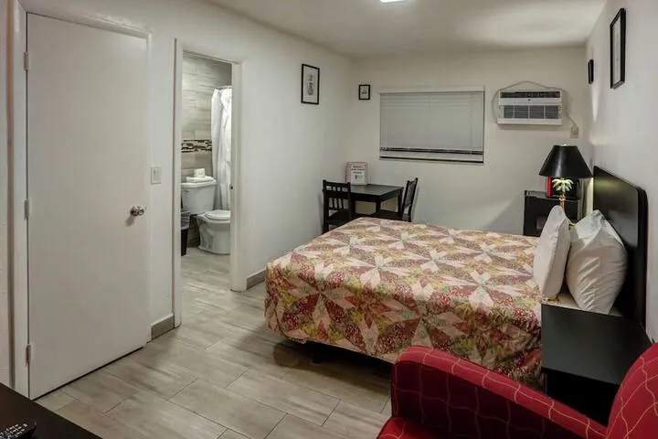 Room 4 of 61