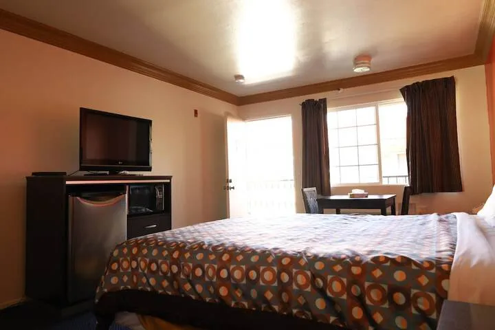 Room 2 of 56