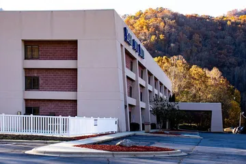Bay Mountain Inn