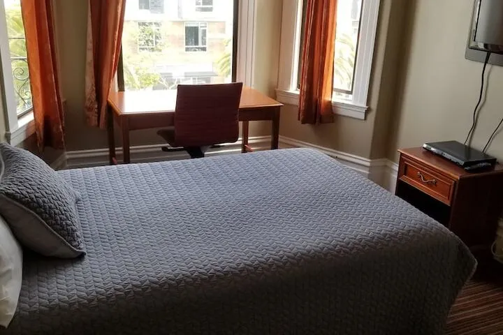 Room 3 of 23