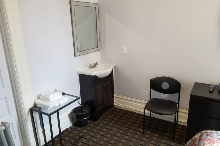 Room 5 of 23