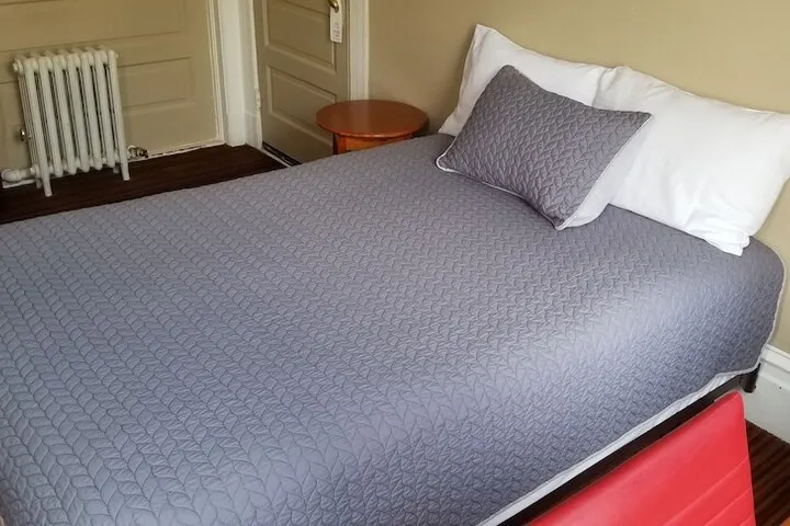 Room 4 of 23