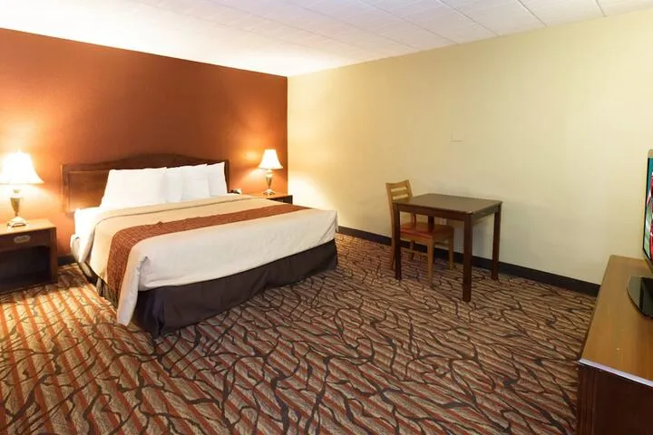 Room 4 of 13