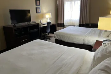 Days Inn & Suites by Wyndham Manheim Lebanon
