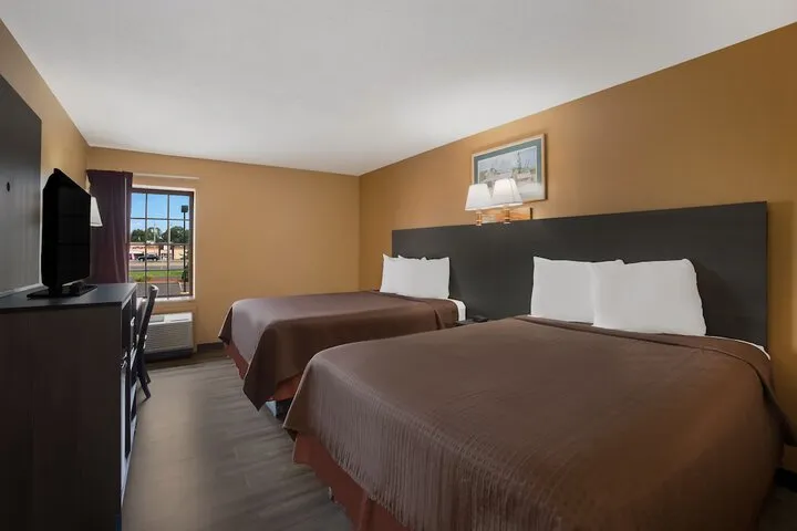 Room 5 of 18
