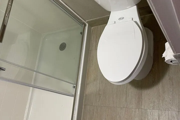 Room 5 of 10