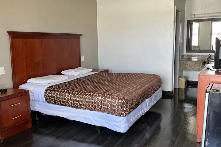 Room 2 of 9