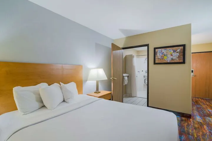 Room 4 of 25