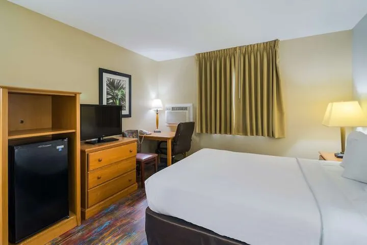 Room 5 of 25