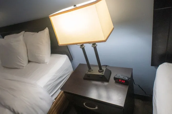 Room 5 of 16
