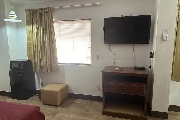 Room 2 of 29