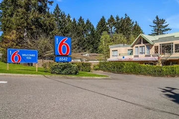 Motel 6 Surrey BC