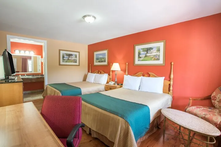 Room 4 of 19