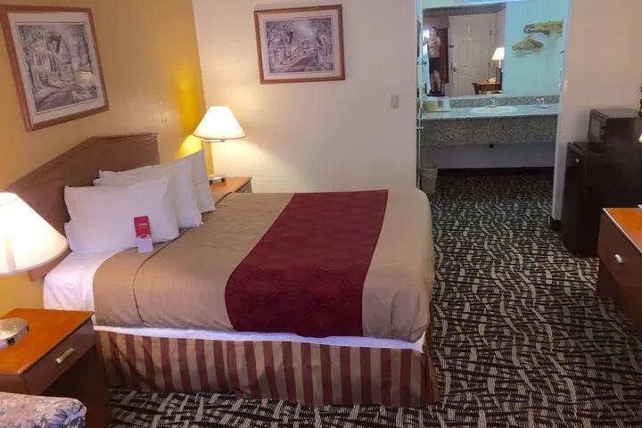 Room 4 of 39