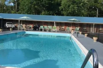 Merrimac Inn & Suites
