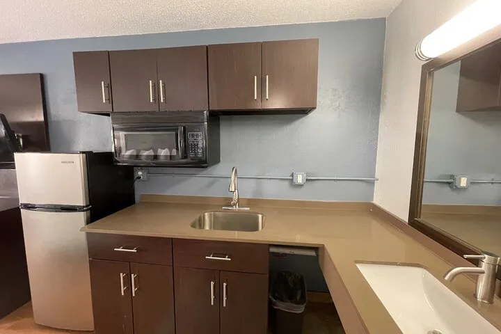 Room 3 of 20