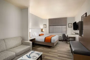 Hotel Marguerite Anaheim / Garden Grove Trademark Collection by Wyndham