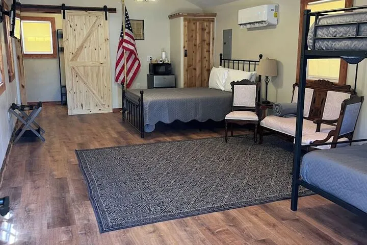 Room 4 of 52