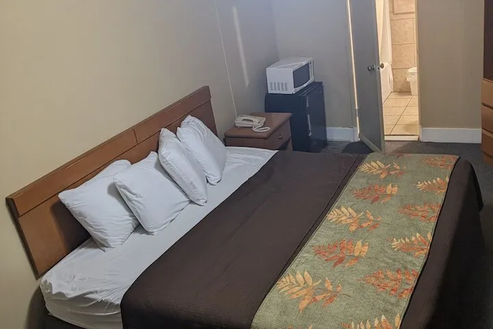 Room 2 of 9