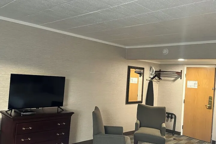 Room 5 of 21