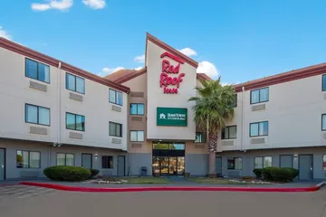 HomeTowne Studios by Red Roof San Antonio - Seaworld / Northwest