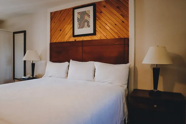 Room 2 of 32