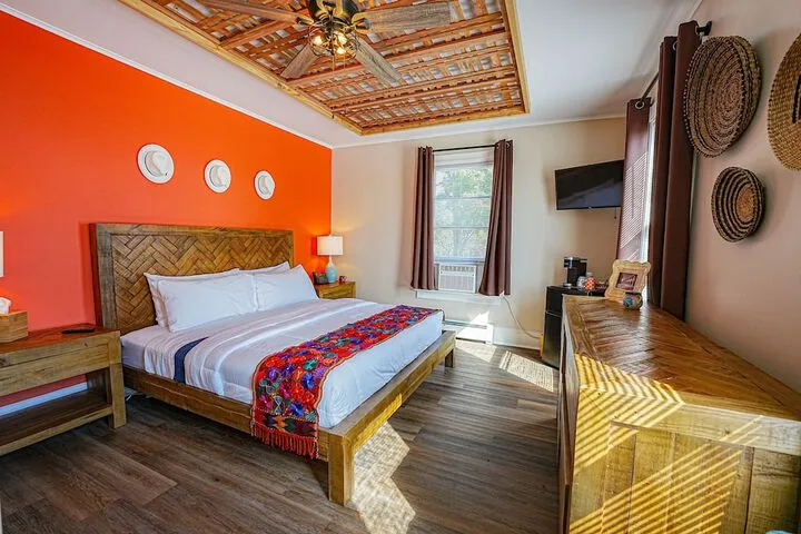 Room 3 of 53