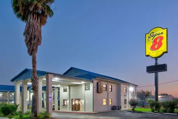 Super 8 by Wyndham Victoria / South / Hwy 59