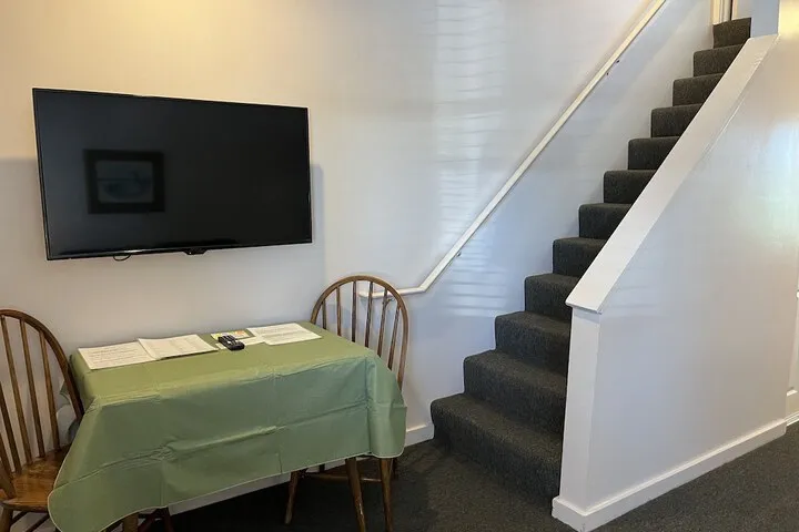 Room 5 of 36