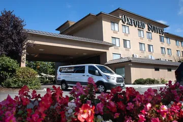 Oxford Suites Portland - Jantzen Beach
