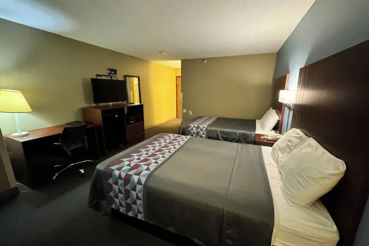 Room 4 of 15