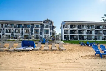 Pointes North Beachfront Hotel – 2 Person Spa Tub Studios