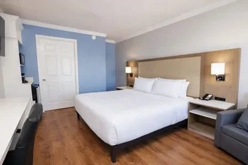 Destin Inn and Suites