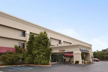 Baymont by Wyndham Battle Creek / I-94