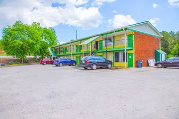 OYO Hotel Calhoun GA I-75