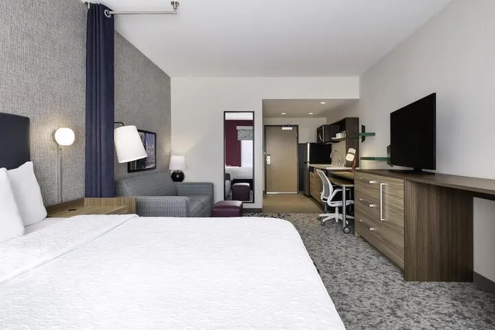 Room 4 of 20