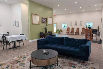 The Honey Bee Motel