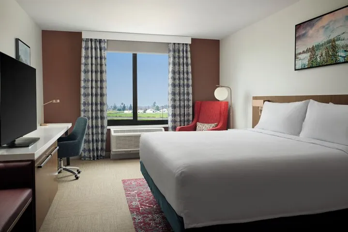 Room 4 of 33