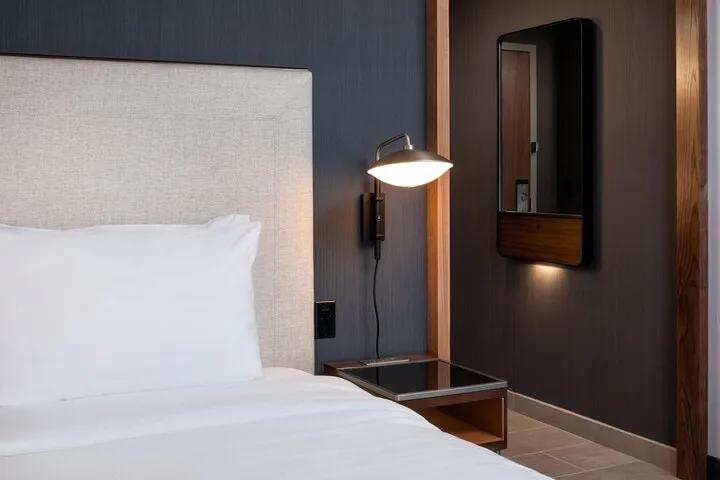 Room 4 of 31