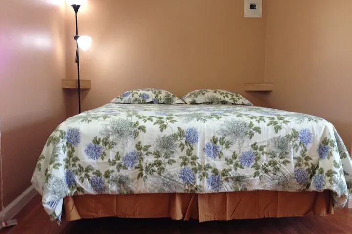Room 4 of 18