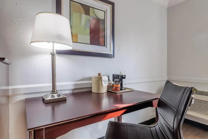Room 4 of 21