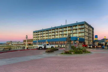 Promenade Inn & Suites Oceanfront