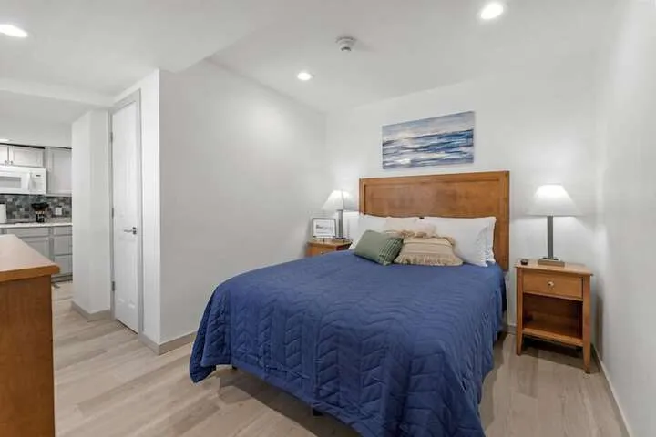 Room 4 of 44